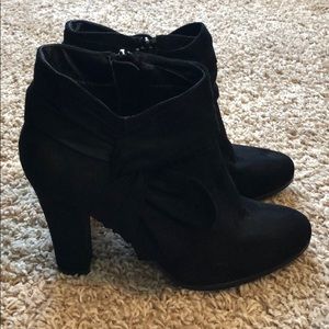 Black booties with bows